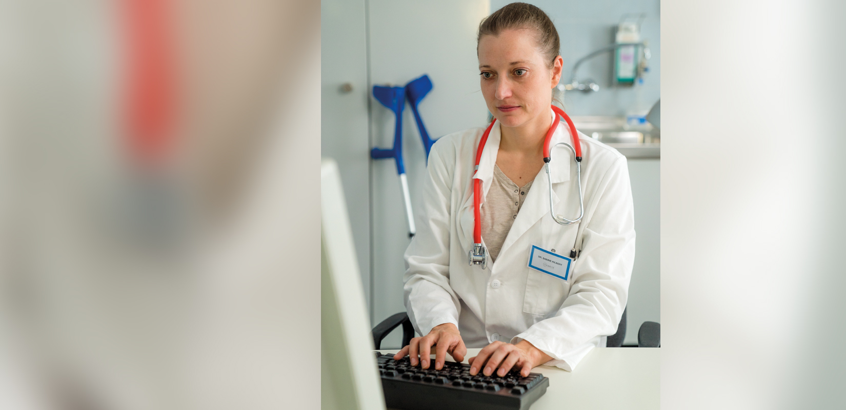 Dr. Hilbert macht Notizen zu Vincents Unfall